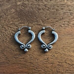 *RETIRED* James Avery Silver Scroll Earrings